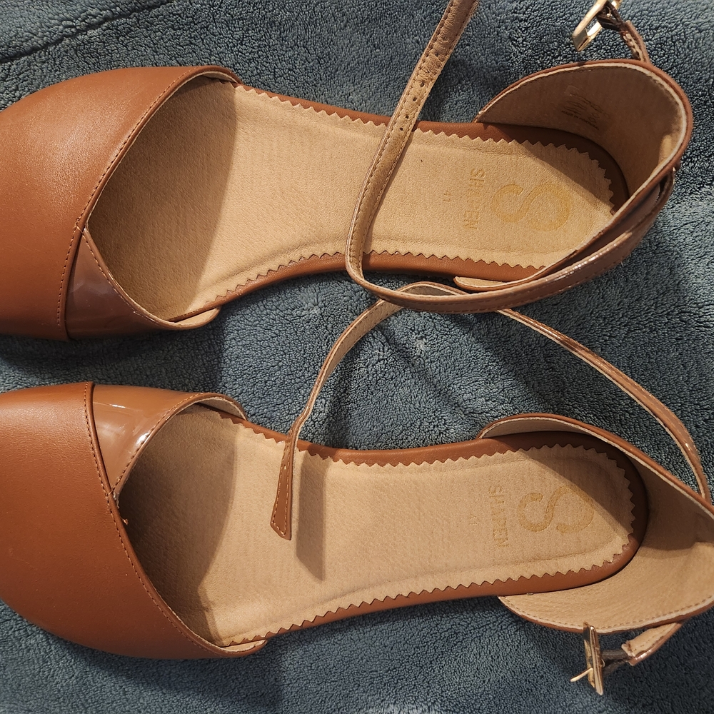 Elegant Tan Flats with Ankle Strap